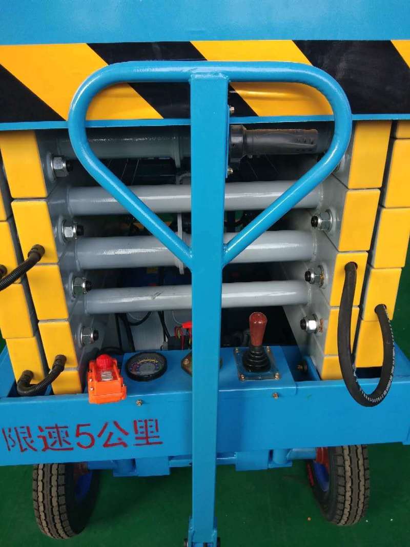 克拉玛依辅助行走式升降平台