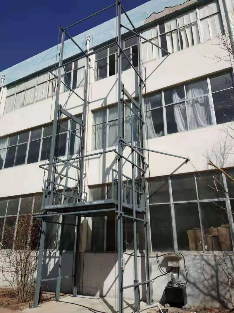 克拉玛依室外贴墙货梯